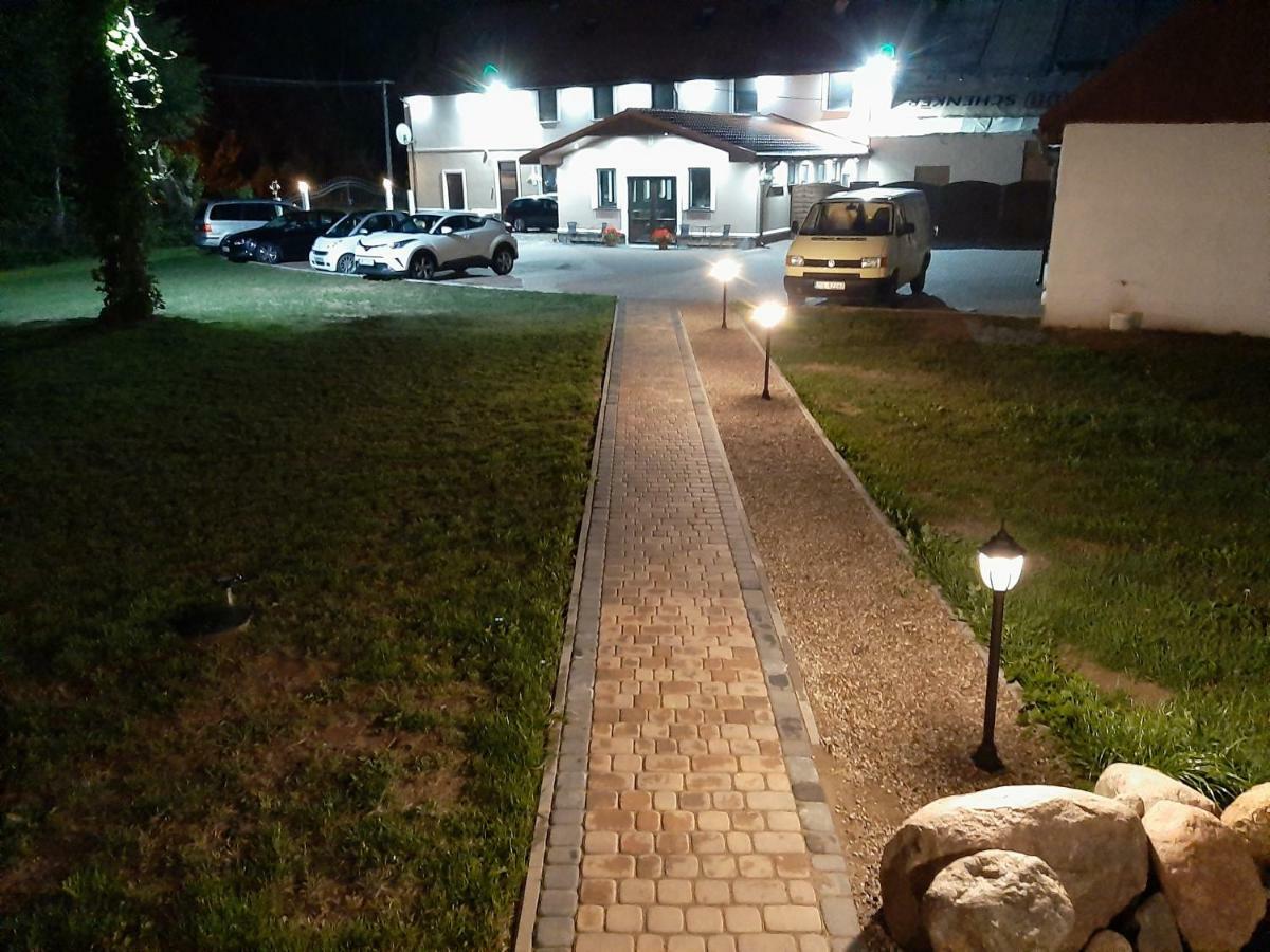 Zajazd Zamkowy - Schlossgasthof Krąg Exteriér fotografie